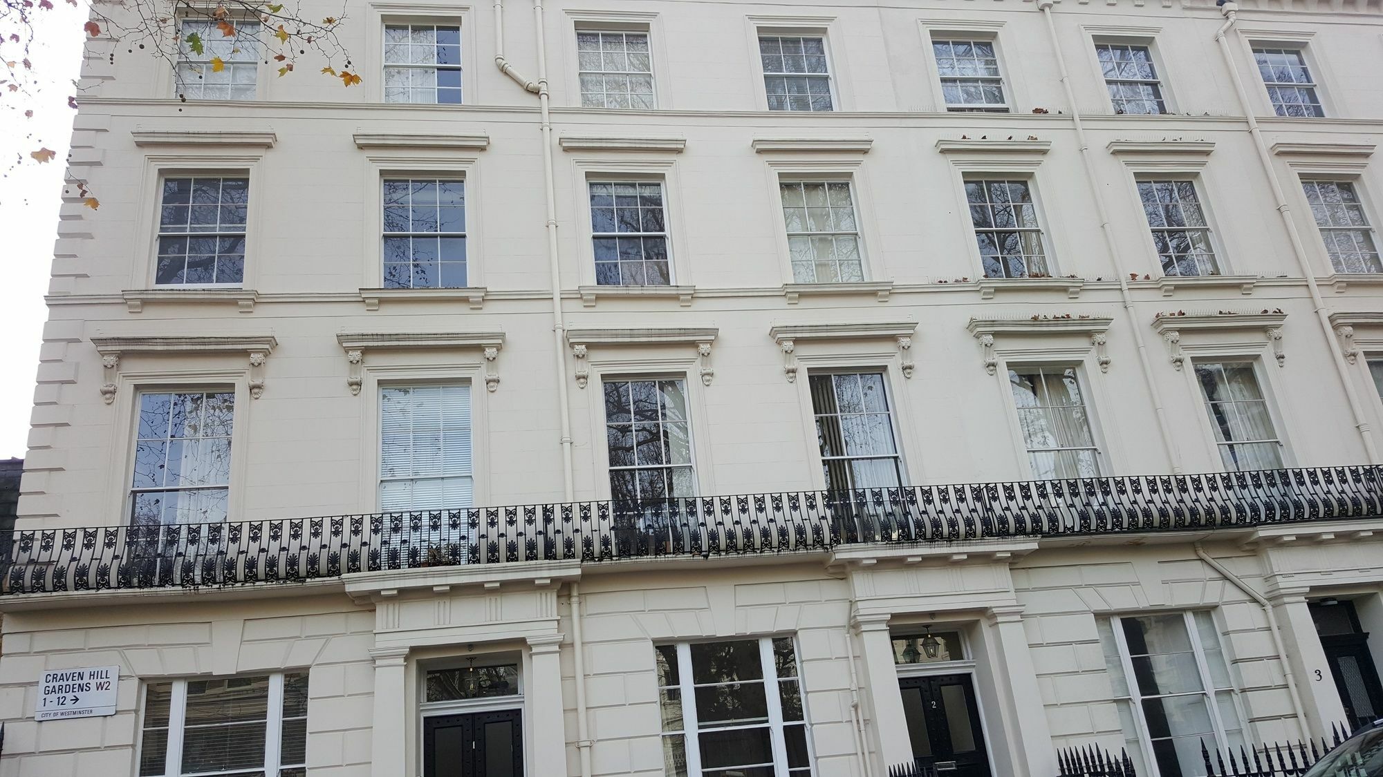 Апарт отель 1 Craven Hill Gardens Лондон Экстерьер фото